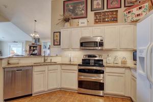 photo 1 of 844 NE Devon Dr., Lee's Summit MO 64064