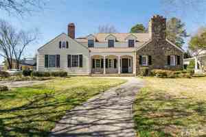 photo 1 of 207 N Second St, Smithfield, NC 27577