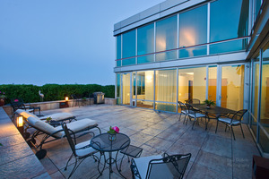 photo 1 of 9725 Woods Dr Unit 1913, Skokie, IL 60077