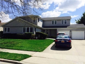 photo 1 of 207 Brompton Rd, Garden City, NY 11530