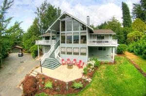 photo 1 of 1542 10th Pl N, Edmonds, WA 98020