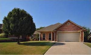 photo 1 of 11213 Larkin Ln, Midwest City, OK 73130