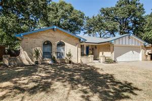 photo 1 of 4207 Pyracantha Dr, Arlington, TX 76017