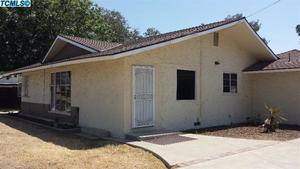 photo 1 of 1017 Davis St, Hanford, CA 93230