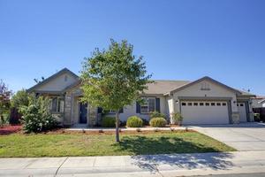 photo 1 of 612 White Chapel Dr, Galt CA 95632