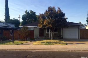 photo 1 of 135 E Washington St, Ripon, CA 95366