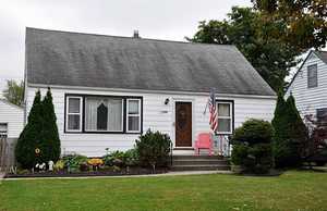 photo 1 of 279 Harrison Ave, Tonawanda, NY 14223