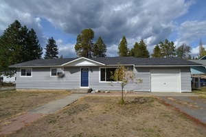 photo 1 of 402 W Willow St, Newport, WA 99156