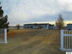 photo 1 of 5330 Lemon St, Silver Springs, NV 89429
