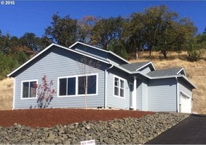 photo 1 of 2994 NW Hunter Ct, Roseburg, OR 97471