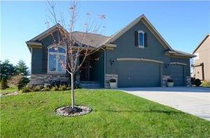 photo 1 of 4226 NE Park Springs Ct, Lees Summit, MO 64064