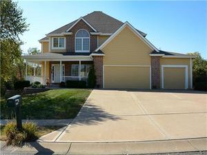 photo 1 of 1504 Northpoint Ave, Liberty, MO 64068