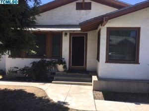 photo 1 of 545 E Inyo Ave, Tulare, CA 93274