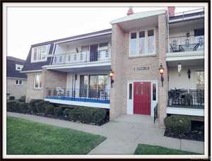 photo 1 of 27 Georgian Ln Apt 3, Amherst, NY 14221