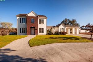 photo 1 of 14510 Canvas Back Ln, Prather, CA 93651