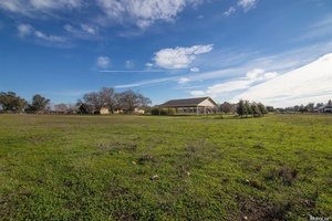 photo 1 of 7101 W 2nd St, Rio Linda, CA 95673