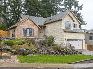 photo 1 of 18150 Stonewood Dr, Gladstone, OR 97027