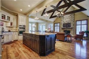 photo 1 of 14147 Juniper St, Leawood, KS 66224