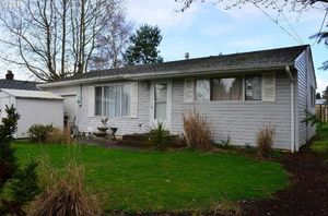 photo 1 of 705 E 9th St, Newberg, OR 97132