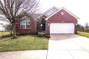 photo 1 of 922 Nature Lake Cir, Brownsburg, IN 46112