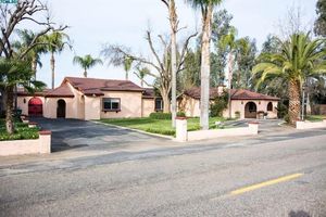 photo 1 of 22684 Avenue 208, Lindsay, CA 93247
