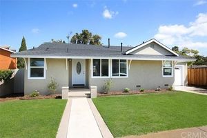 photo 1 of 138 Walnut St, Costa Mesa, CA 92627