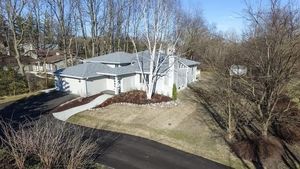 photo 1 of 1021 S Grove Ave, Barrington, IL 60010