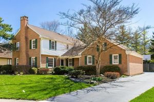 photo 1 of 2501 Danvers Ct, Upper Arlington, OH 43220