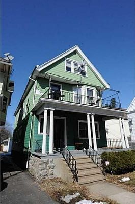 photo 1 of 28 Russell St, Buffalo, NY 14214