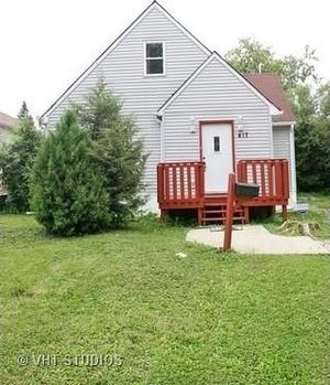 photo 1 of 417 Brierhill Dr, Round Lake Park, IL 60073