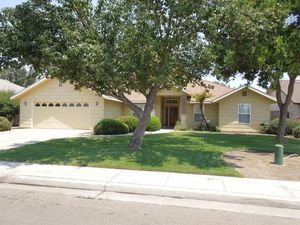 photo 1 of 2588 12th Ave, Kingsburg, CA 93631