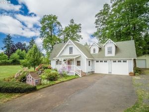 photo 1 of 18859 S Springwater Rd, Estacada, OR 97023