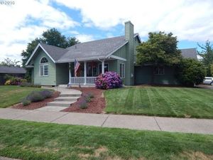 photo 1 of 5718 E St, Springfield, OR 97478