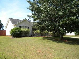 photo 1 of 188 Greenleaf Dr, Hampton, GA 30228