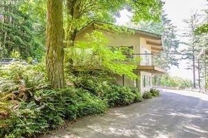 photo 1 of 9330 SE Wooded Hills Ct, Damascus, OR 97089
