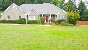 photo 1 of 233 Hummingbird Ct, Hampton, GA 30228