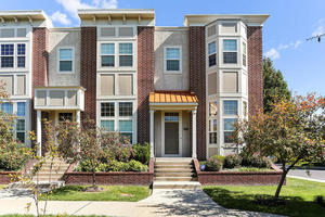 photo 1 of 2901 Gentry Park Pkwy, North Kansas City, MO 64116