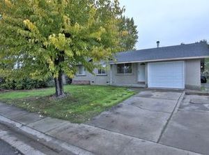photo 1 of 7056 Larchmont Dr, North Highlands, CA 95660