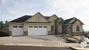 photo 1 of 125 SW Brier Pl, Dundee, OR 97115