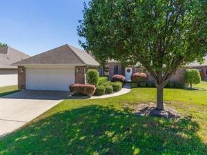 photo 1 of 517 Hazelnut Ct, Saginaw, TX 76179