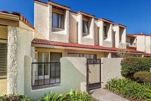 photo 1 of 18146 Oxnard St UNIT 48, Tarzana, CA 91356