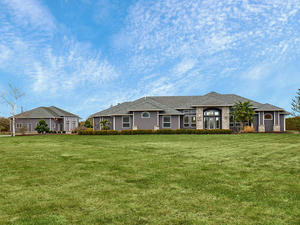 photo 1 of 34221 S. Barlow Rd, Woodburn OR 97071