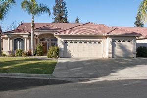 photo 1 of 2489 Presidential Dr, Tulare, CA 93274