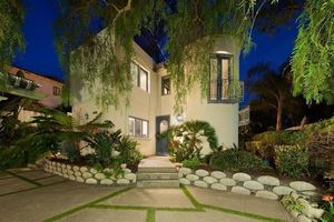 photo 1 of 233 10th St, Del Mar, CA 92014
