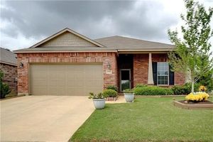photo 1 of 7565 Berrenda Dr, Fort Worth, TX 76131