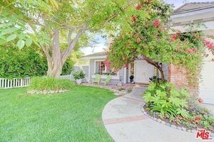 photo 1 of 2733 Parkview Dr, Thousand Oaks, CA 91362