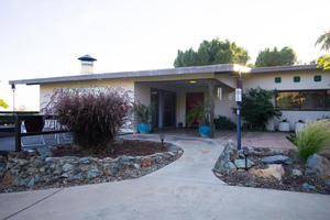 photo 1 of 1402 E Morton Ave, Porterville, CA 93257