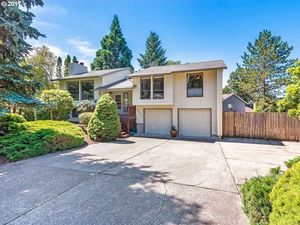 photo 1 of 17985 Monticello Dr, Gladstone, OR 97027
