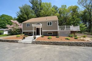 photo 1 of 16 18 Commerford Rd, Concord, MA 01742