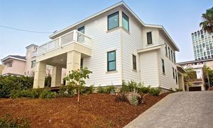 photo 1 of 7219 Fay Ave, La Jolla, CA 92037
